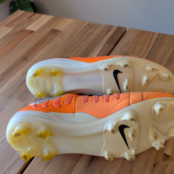 Nike CTR360 Maestri III FG ACC Kanga Lite US11 Orange Football Cleats - Picture 5 of 6